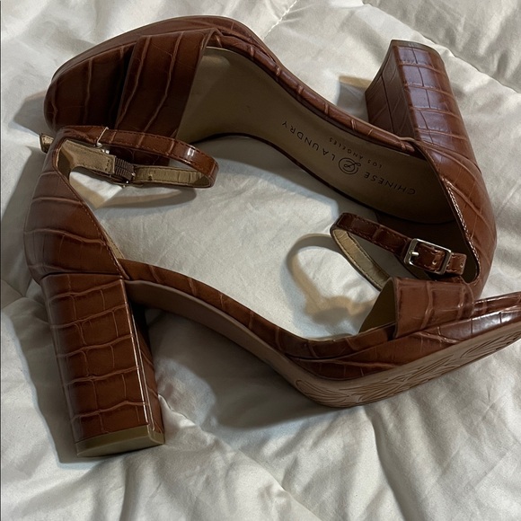 Chinese Laundry Tan Croc-Embossed Heels - Picture 5 of 8
